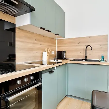Modern 1br Flat In The Heart Of 아파트 릴